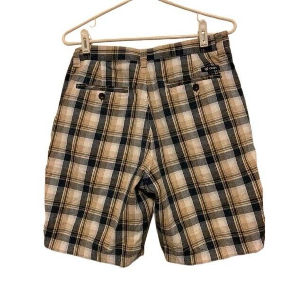 CHAPS SIZE 30 PLAID SHORTS